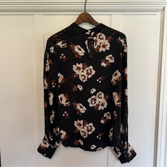 RW & Co. Women's Long Sleeve Black Floral Blouse Lace Sleeves Size Medium - Picture 7 of 9